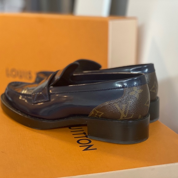 Louis Vuitton Loafers - Picture 3 of 4